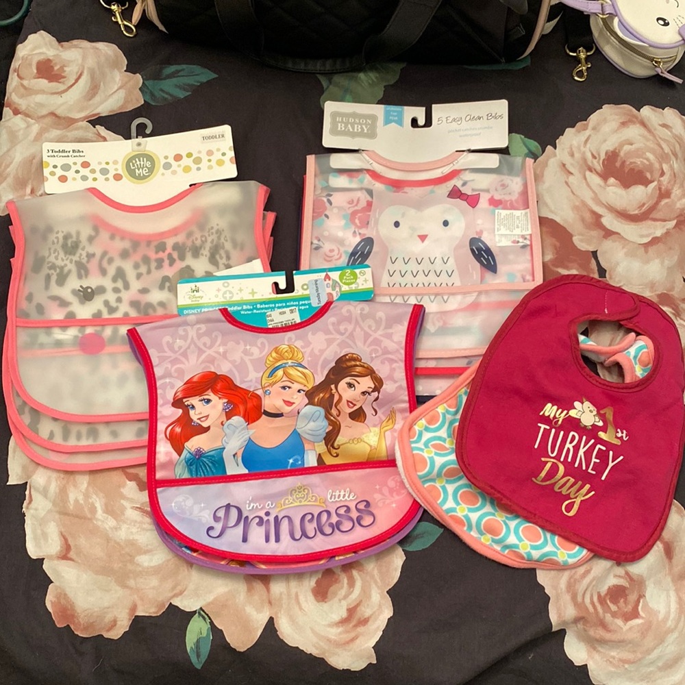 3 packs of unused protective bibs for girls
